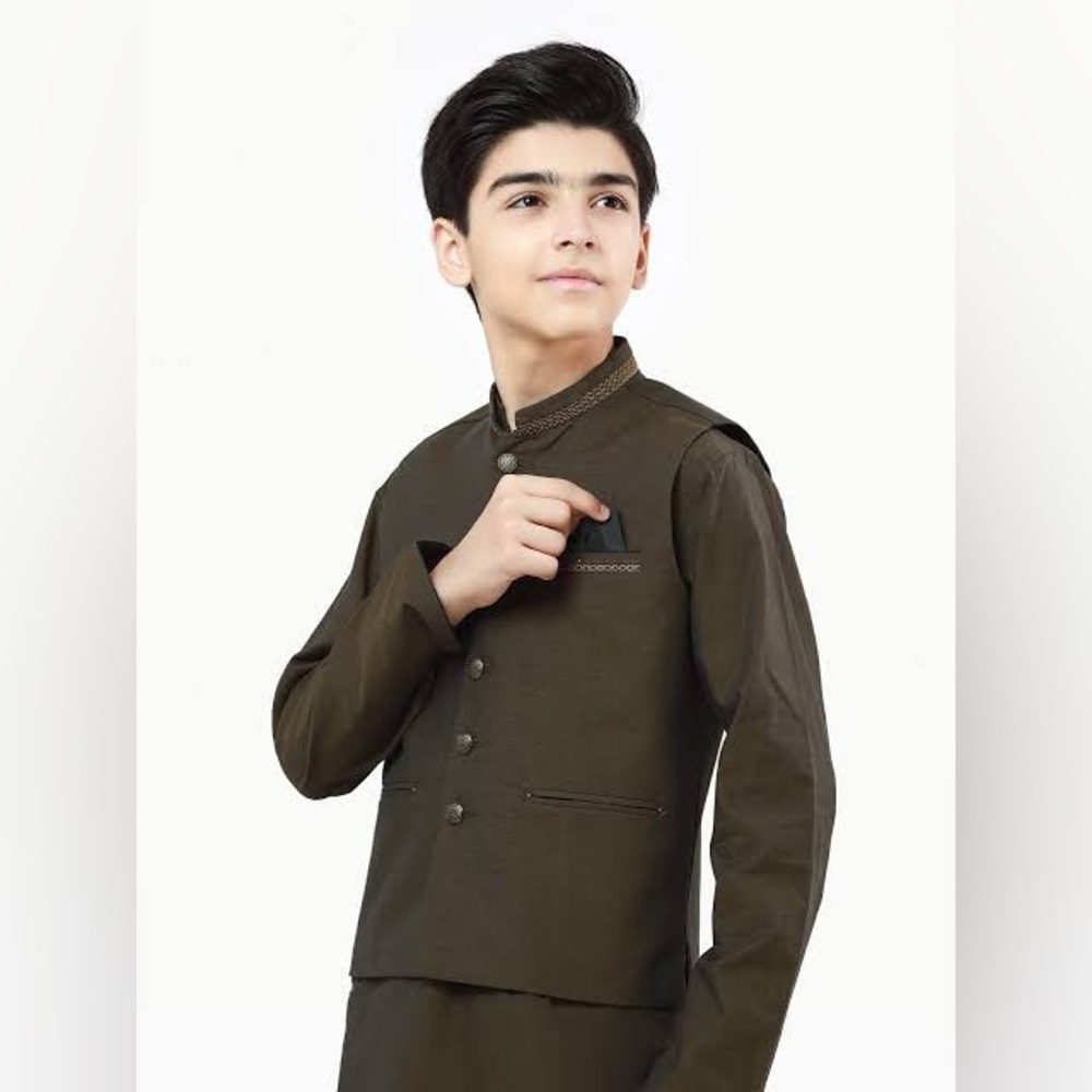 Ededrobe Boys Green Waist Coat Suit - Picture 2 of 10